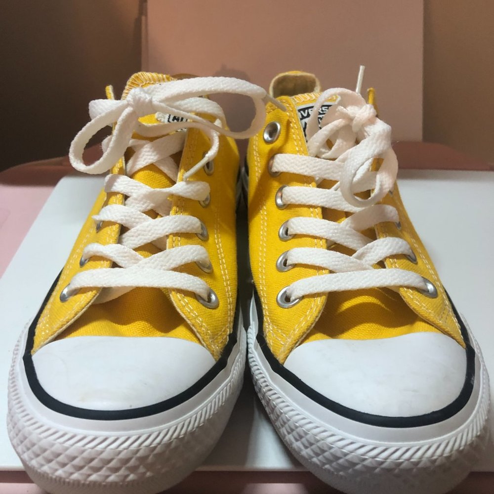 CONVERSE Yellow Mens size 5 Womens size 7 Unisex Sneakers